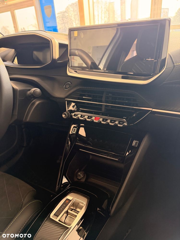 Peugeot 2008 - 11