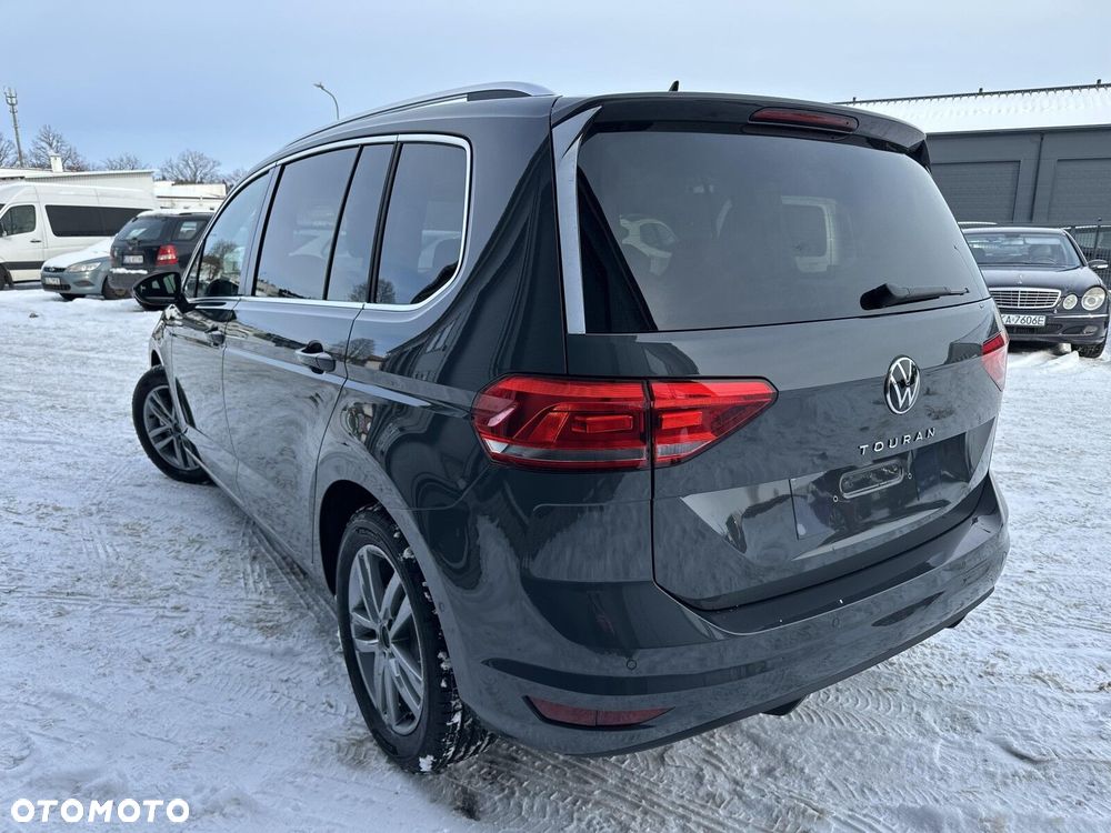 Volkswagen Touran - 23