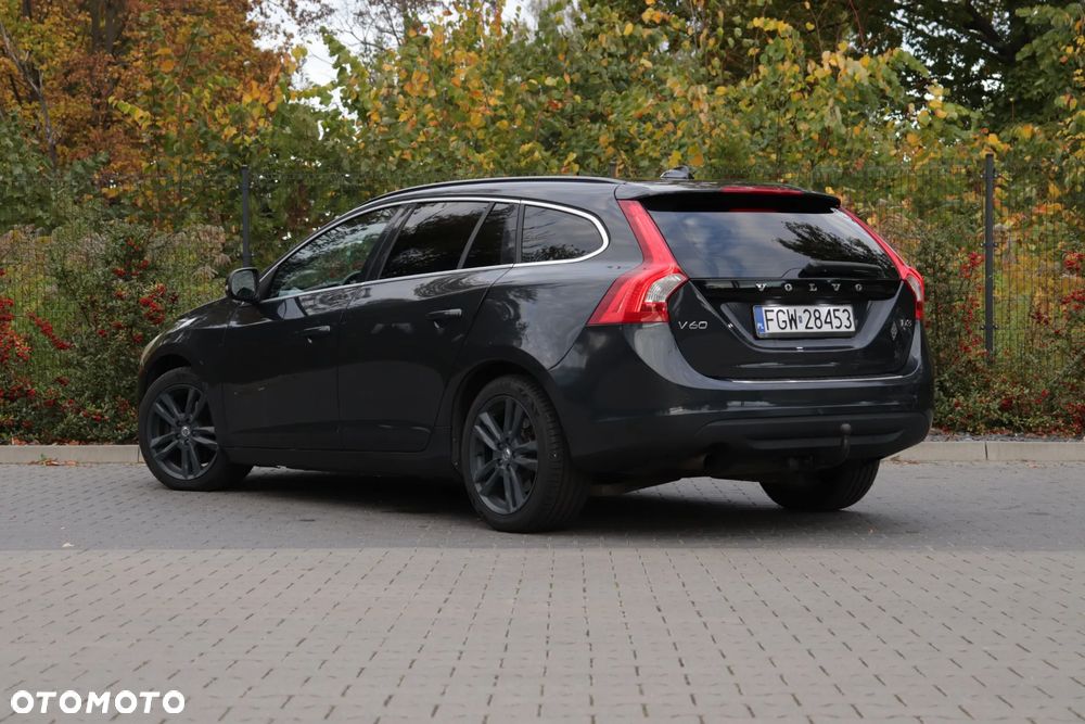 Volvo V60 D3 Momentum - 16