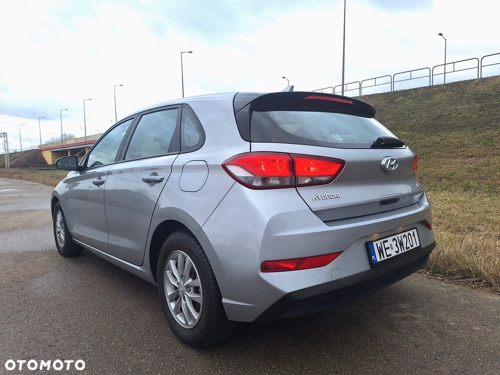 Hyundai i30 1.5 DPI Classic + - 11