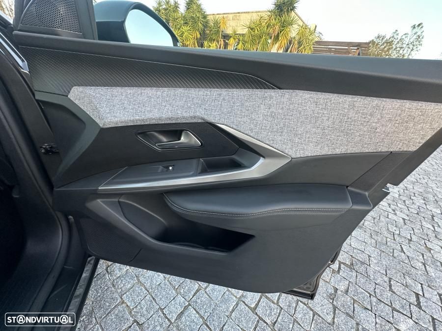 Peugeot 3008 1.2 Hybrid Allure Pack e-DCS6 - 23