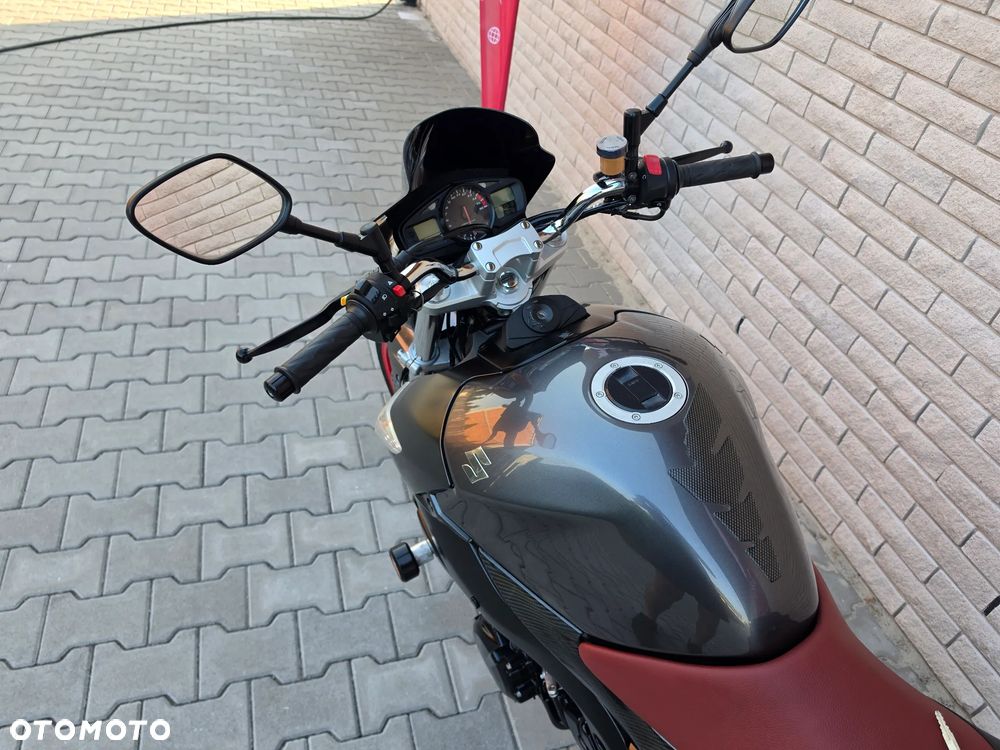 Suzuki GSR - 15
