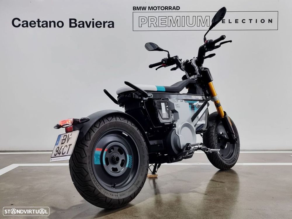 BMW CE 02 Cosmicblack - 6