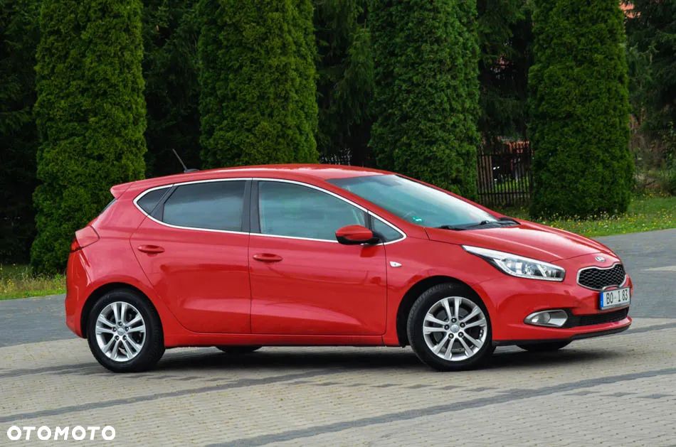 Kia Ceed 1.6 CRDi 128 Fifa World Cup Edition - 10
