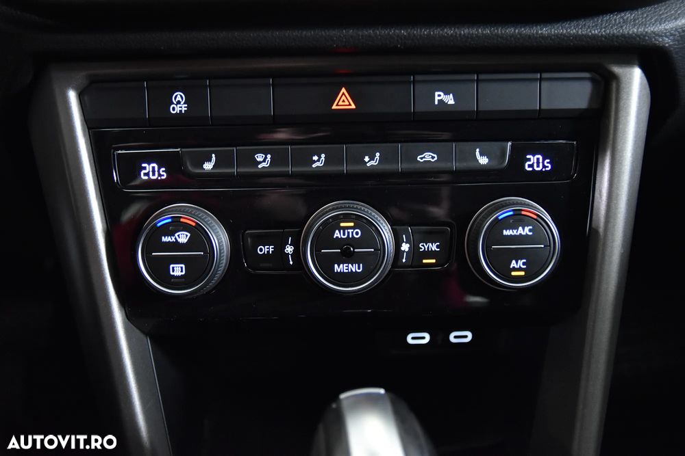 Volkswagen T-Roc - 17