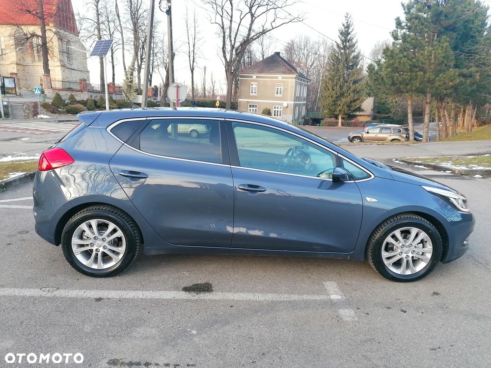 Kia Ceed 1.4 CVVT Dream Team Edition - 4