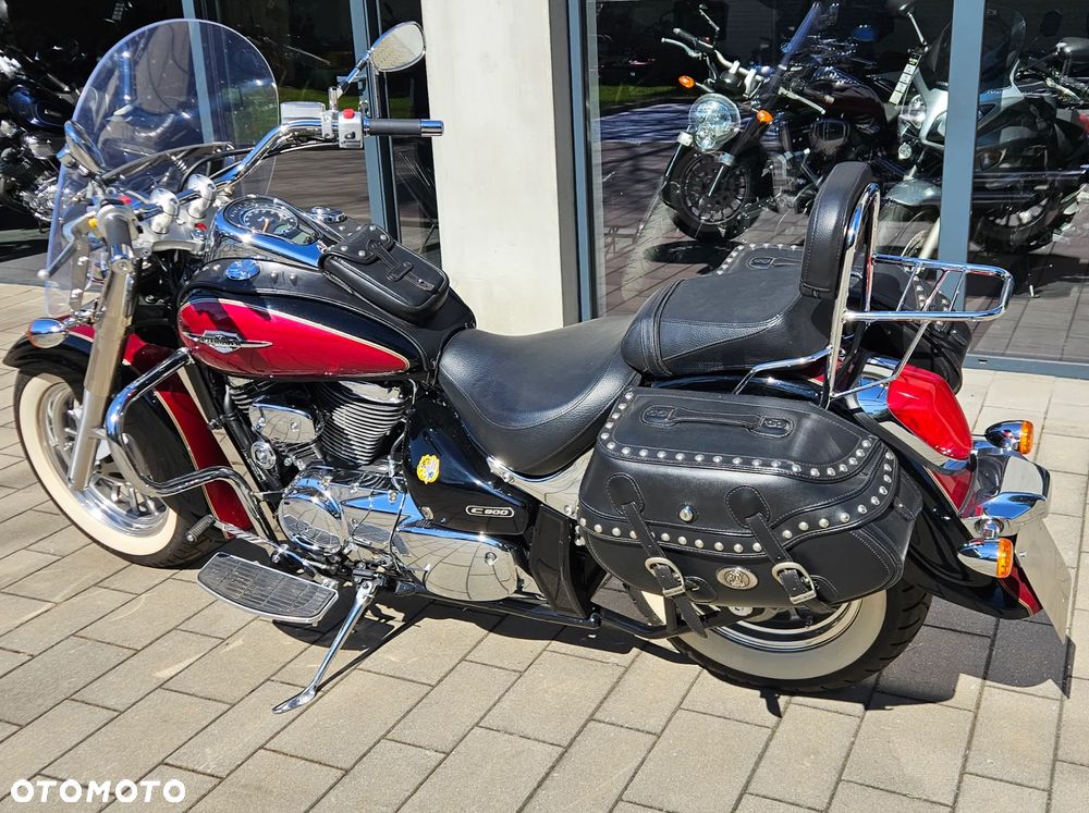 Suzuki Intruder - 8