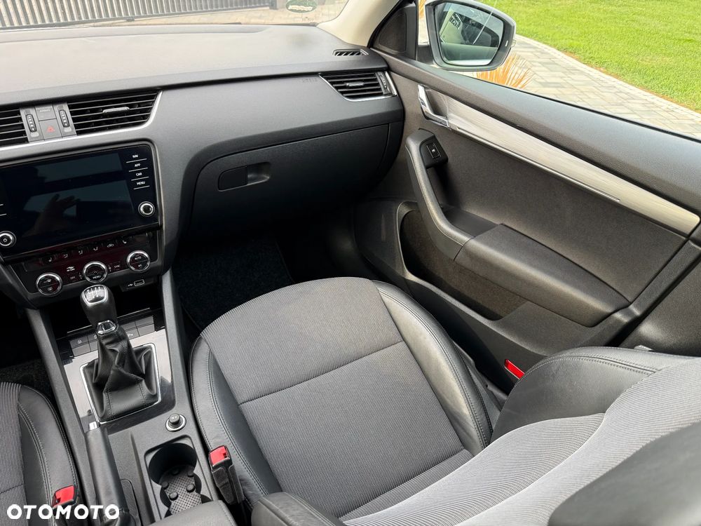 Skoda Octavia 1.6 TDI Premium Edition - 22
