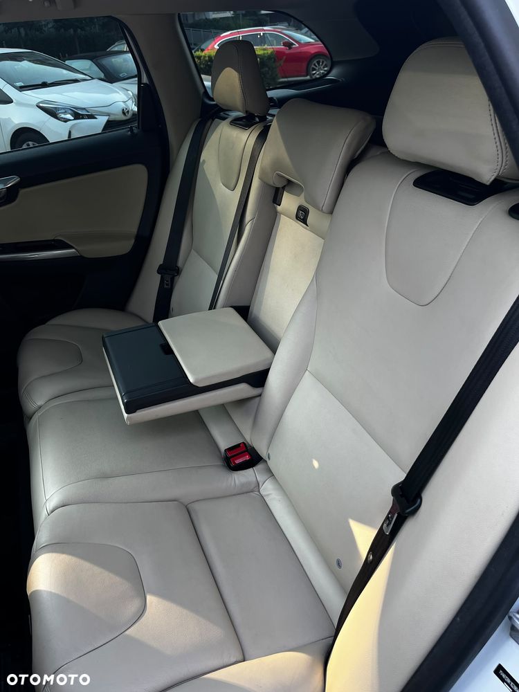 Volvo XC 60 T5 AWD Momentum - 12