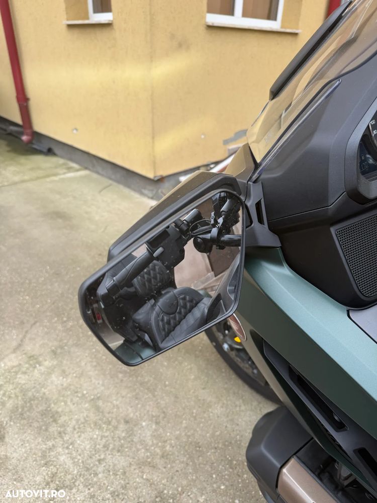 Honda GL 1800 Gold Wing - 20