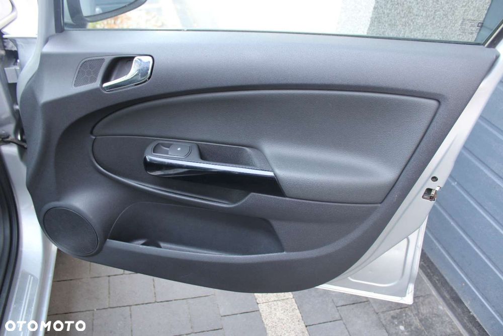 Opel Corsa - 22