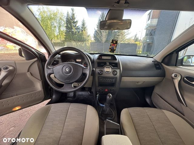 Renault Megane 1.6 16V Authentique - 9
