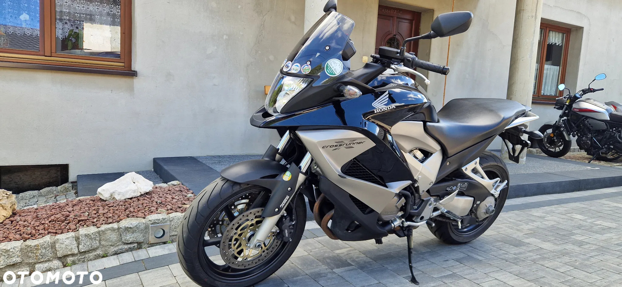 Honda VFR - 13
