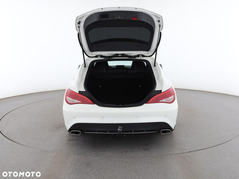 Mercedes-Benz CLA 180 Urban - 20