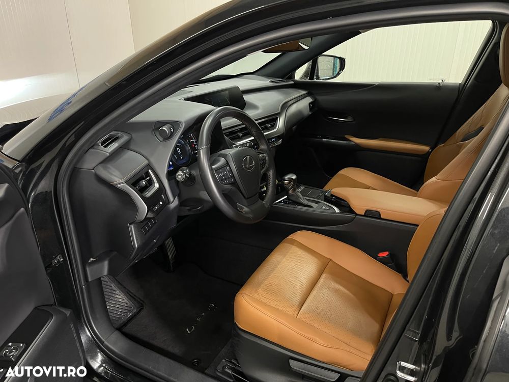Lexus UX 250h (E-FOUR) Luxury Line - 5