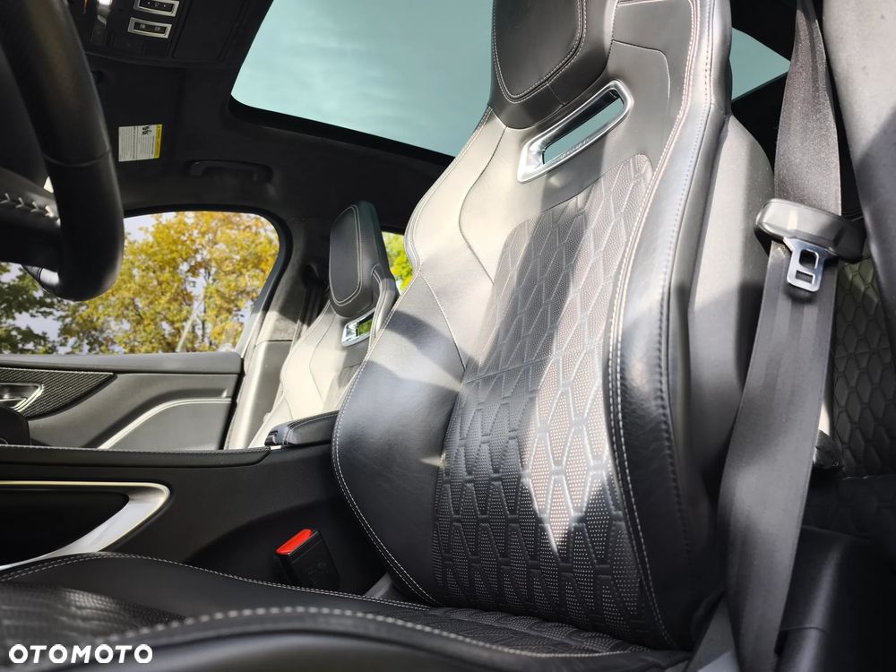 Jaguar F-Pace AWD SVR - 17