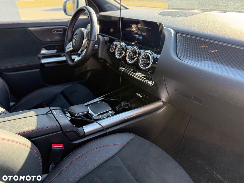 Mercedes-Benz GLA 200 d 8G-DCT AMG Line - 19