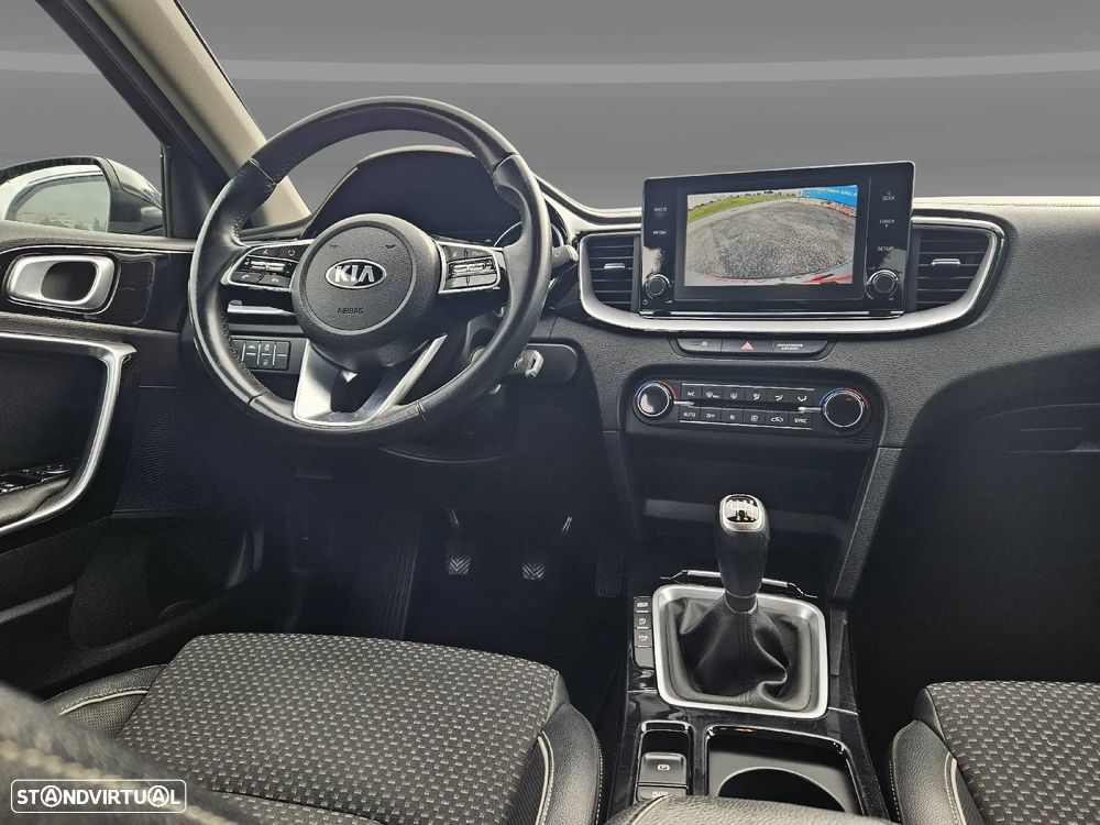 Kia XCeed 1.6 CRDi MHEV Tech - 21