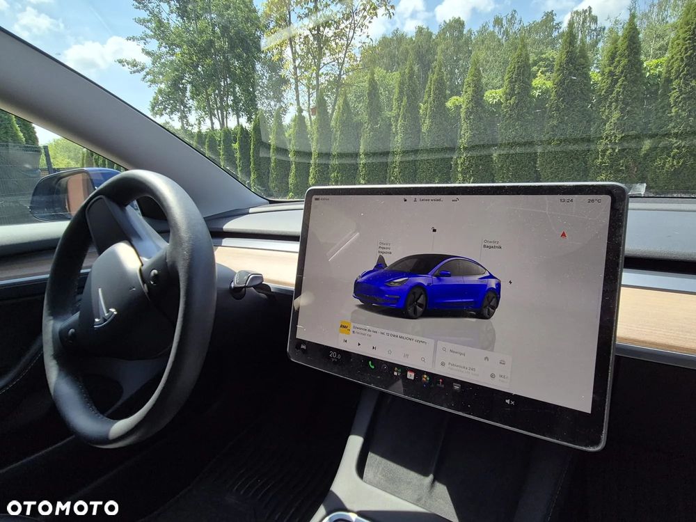 Tesla Model 3 - 3