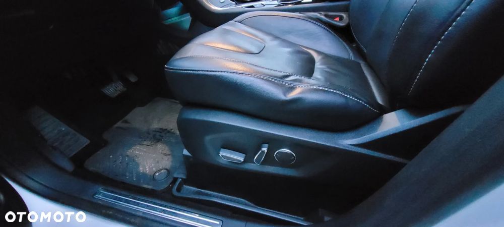 Ford S-Max 2.0 TDCi 4WD Titanium PowerShift - 5