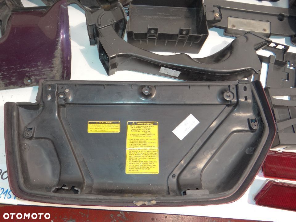 GL 1500 Goldwing blotnik nadkole owiewka boczek pokrywa kufra plastik wypełnienie airbox H2154 - 9