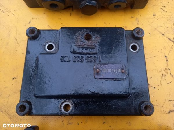 Rozdzielacz sekcja New Holland T6.155 - 5
