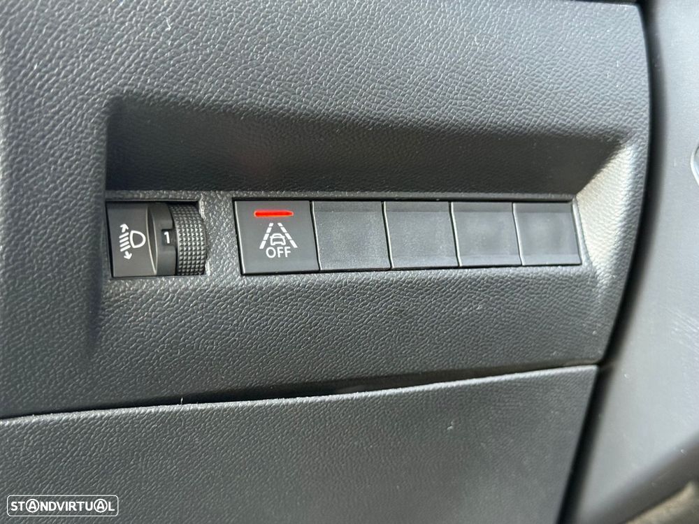 Peugeot 2008 1.5 BlueHDi Allure - 43