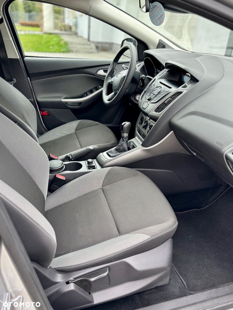 Ford Focus 1.6 Ambiente - 10