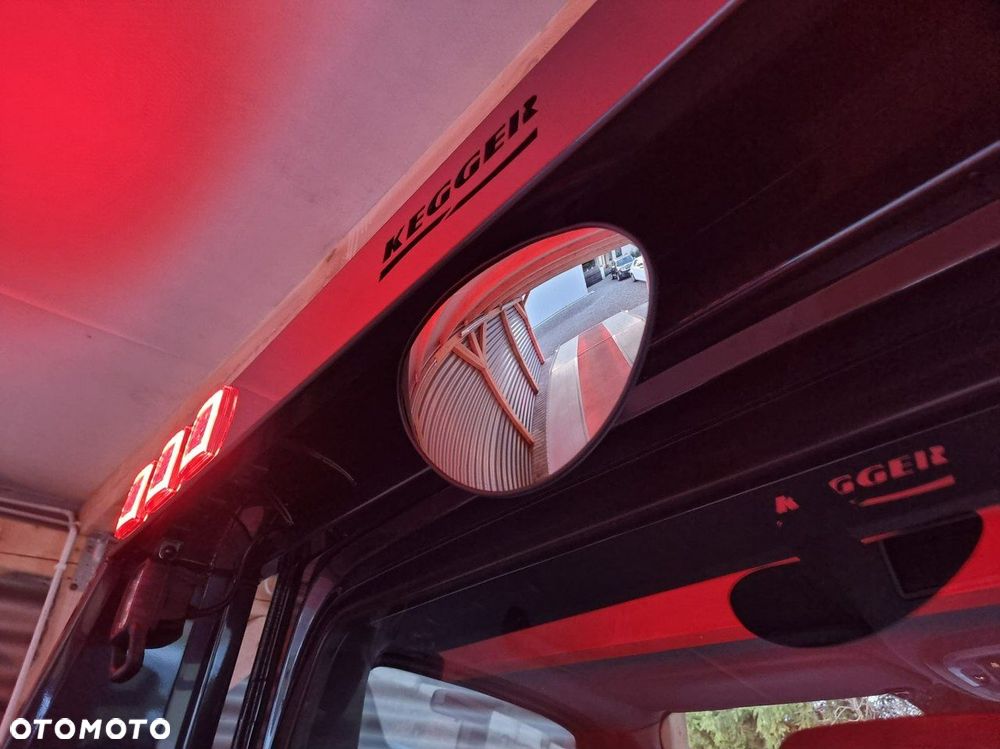 Mercedes-Benz Sprinter - 39
