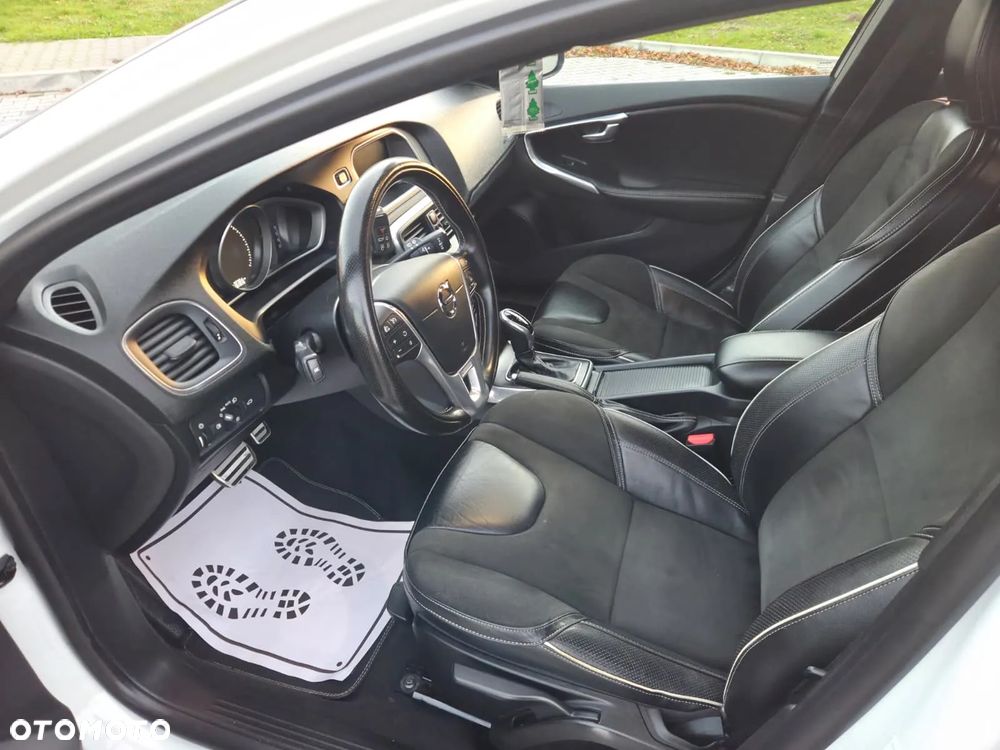 Volvo V40 T3 Geartronic RDesign - 13