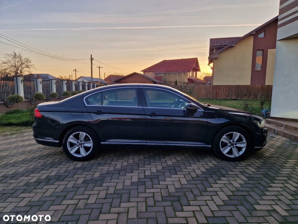 Volkswagen Passat 2.0 TDI SCR DSG Highline - 4