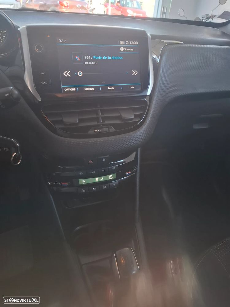 Peugeot 208 1.2 PureTech Allure - 12