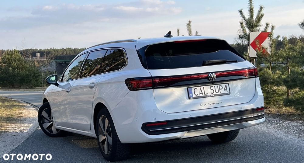 Volkswagen Passat - 12