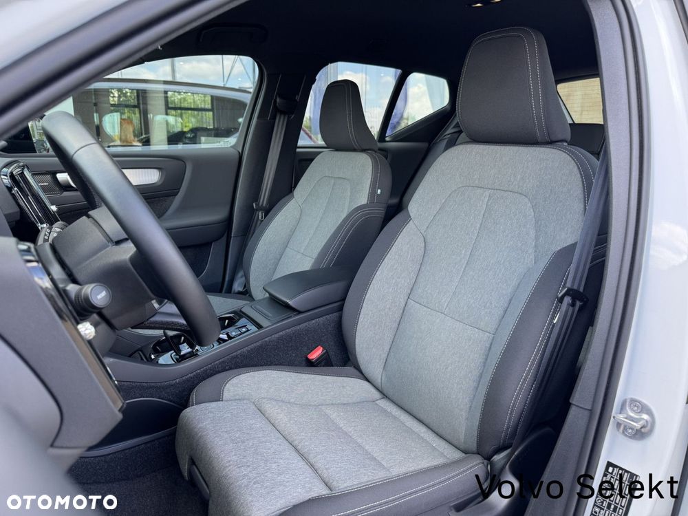 Volvo XC 40 B3 Plus Dark - 11