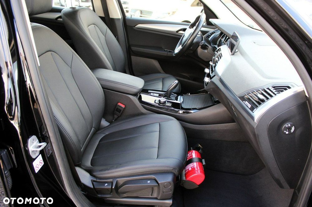 BMW X3 sDrive18d mHEV - 9