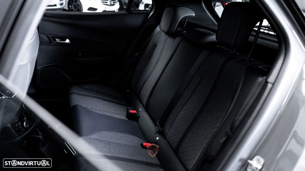 Peugeot 2008 1.5 BlueHDi Allure Pack EAT8 - 33