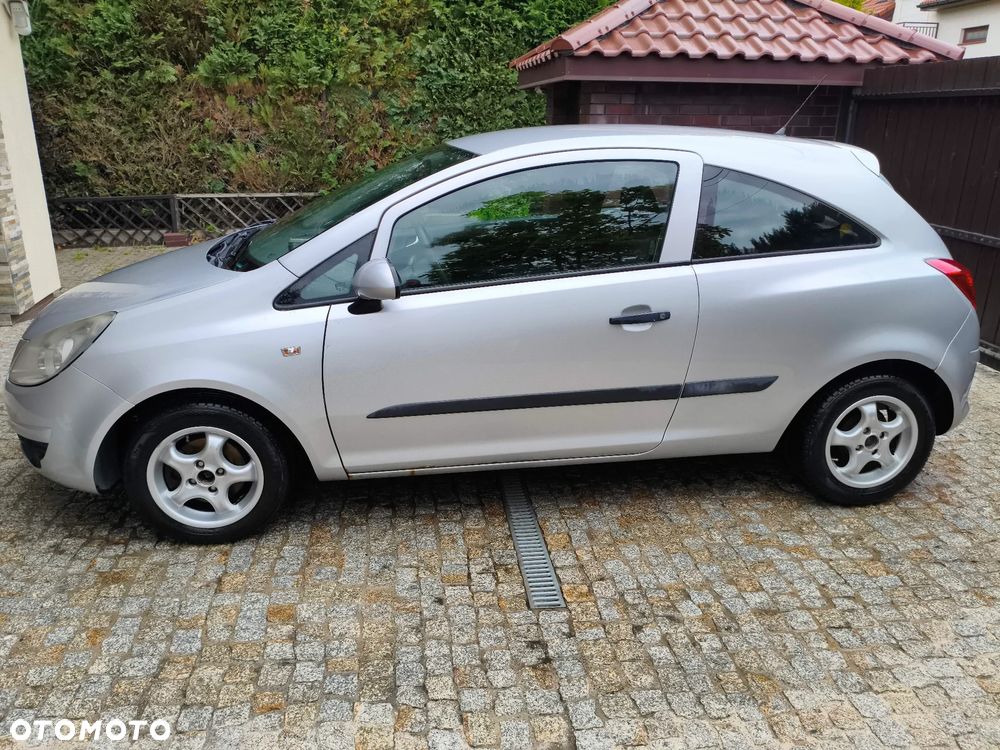 Opel Corsa 1.2 16V Essentia - 2