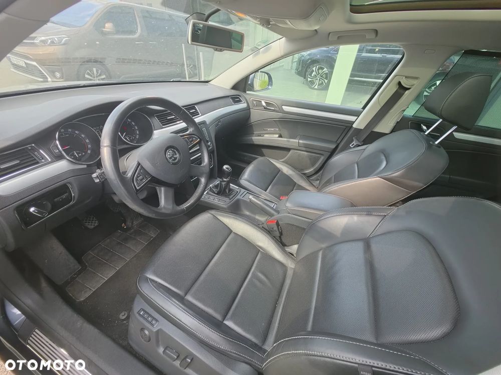 Skoda Superb 2.0 TDI 4x4 Exclusive - 10