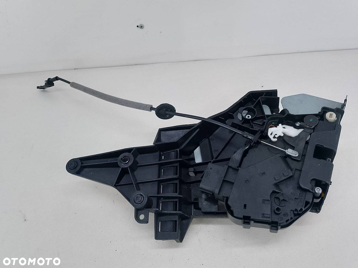 ZAMEK DRZWI PRAWY TYŁ VOLVO S80 II ( 07-13 ) 30661075  986922-105 - 6