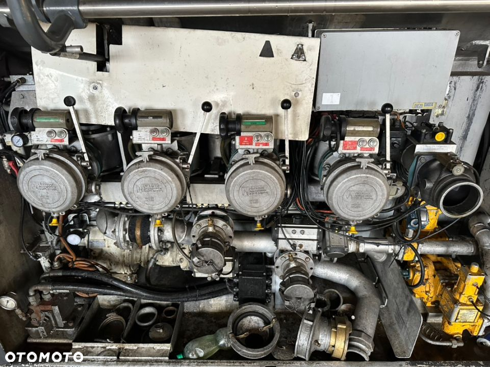 Scania P400 6X2  LAG CYSTERNA 4komory 20.600L 1 własciciel - 11