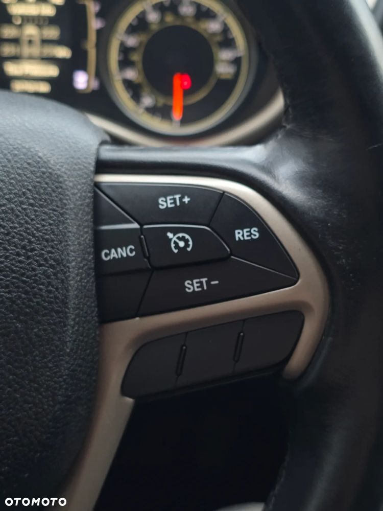 Jeep Cherokee 3.2 V6 Pentastar Active Drive I Automatik Limited - 32