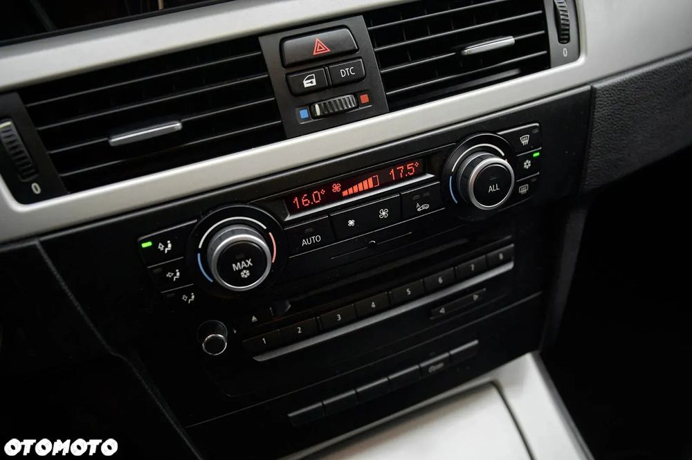 BMW Seria 3 318d DPF Touring Edition Sport - 23