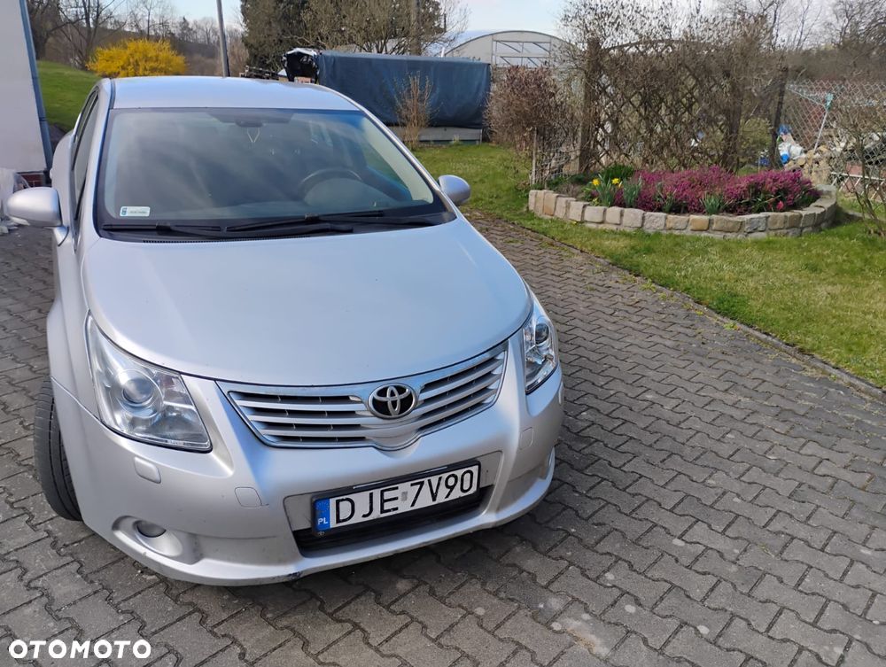 Toyota Avensis 2.0 D-4D Luna - 1