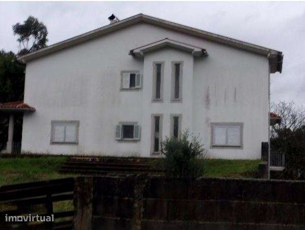 Moradia T4 | Castro Daire | 230.000 € - Grande imagem: 2/6