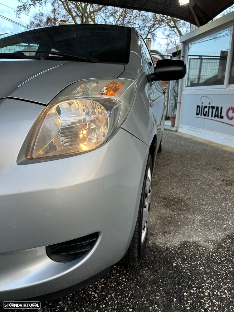 Toyota Yaris 1.0 VVT-i AC Manual+VSC - 6