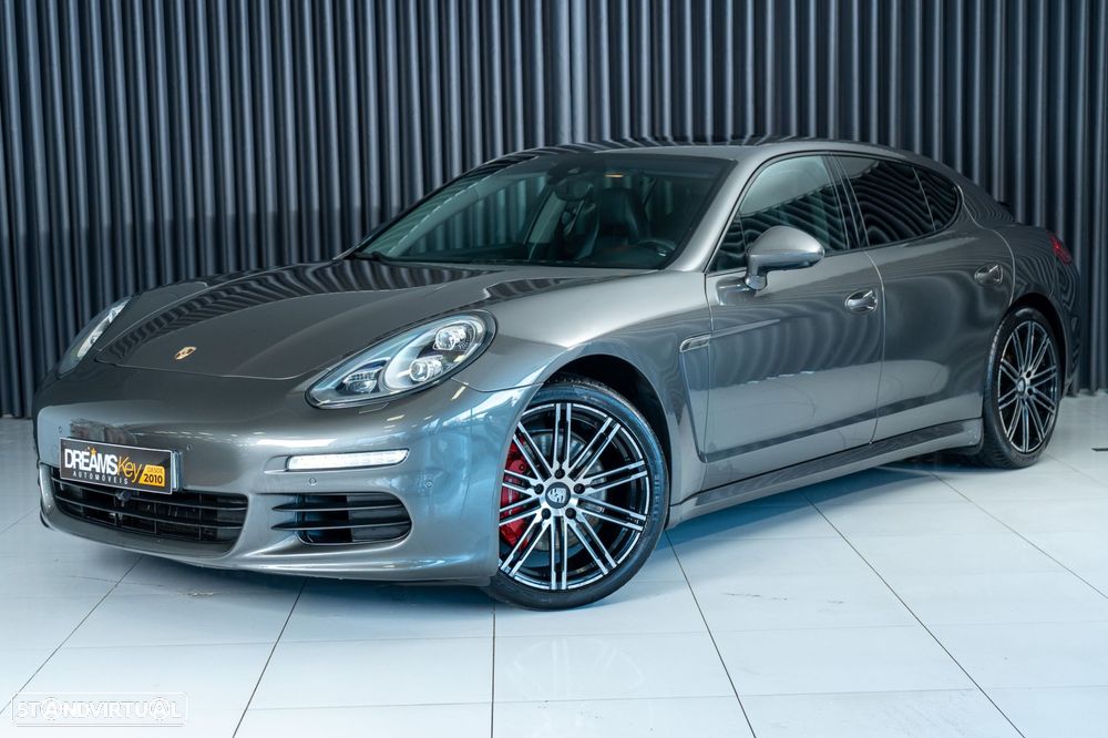 Porsche Panamera Standard - 1