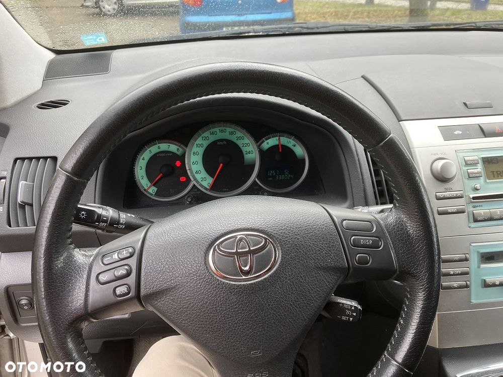 Toyota Corolla Verso 1.8 Gold - 6