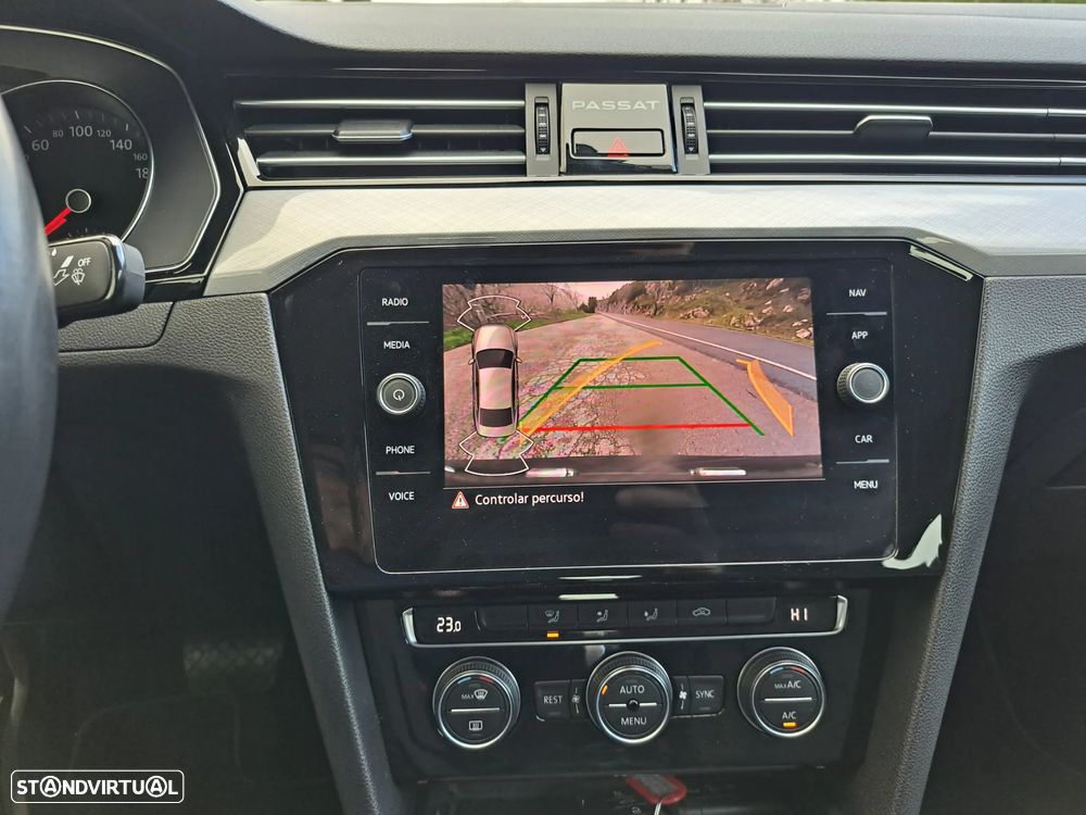 VW Passat 1.6 TDI Business DSG - 27