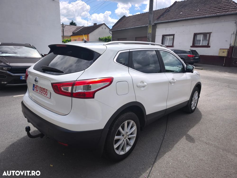 Nissan Qashqai 1.6 DCI Xtronic TEKNA+ - 4