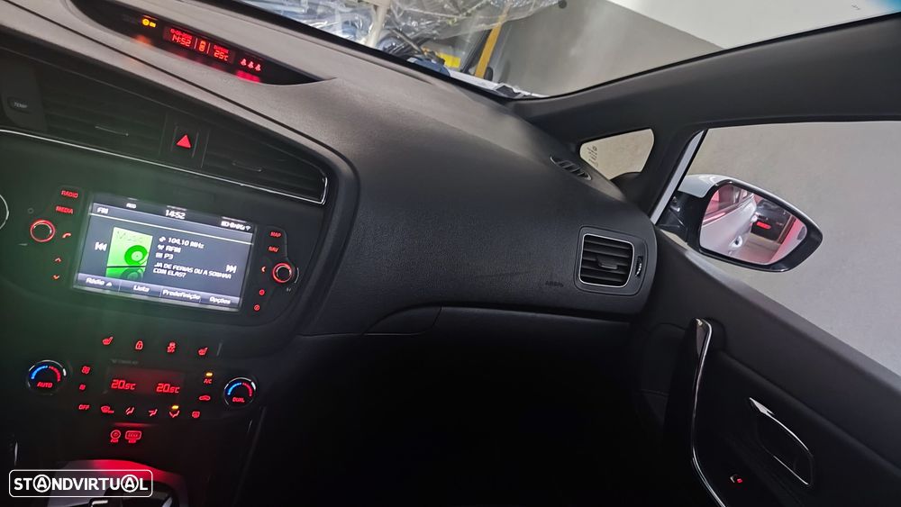 Kia Ceed SW 1.6 CRDi 136 DCT ISG GT Line - 23
